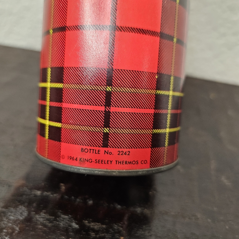 Vintage 1964 Vac Sealed KING-SEELEY THERMOS Red Plaid 2242 Metal 1 QT - Picture 5 of 8